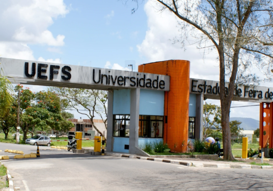 Uefs completa 50 anos com destaque nacional e notas máximas no Enade 2025